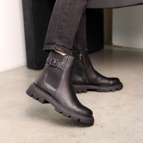 Ботинки кожаные с мехом 587450 Черные распродажа