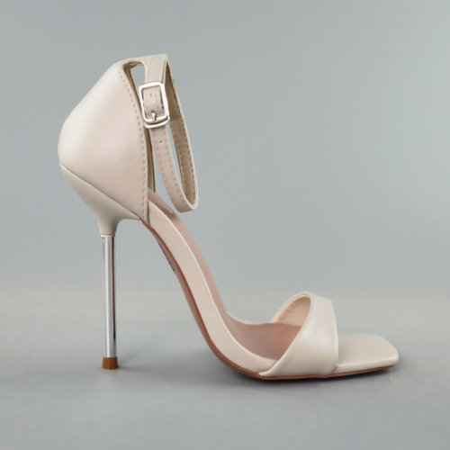 Босоніжки жіночі з закритою пятою 588694 Бежеві розпродаж