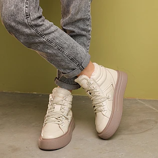 Кеди жіночі хутро 586944 Молочні розпродаж