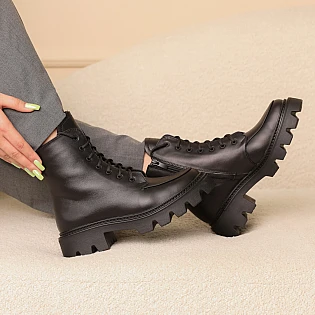 Ботинки кожаные с мехом 587080 Черные распродажа