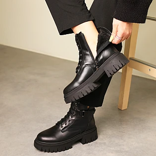 Ботинки кожаные с мехом 587563 Черные распродажа фото 2