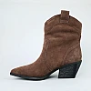 Ботинки казаки женские замшевые байка 594016 Коричневые