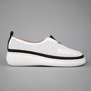 Мокасини жіночі з перфорацією 594303 Білі фото 1