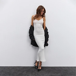 Платье вязаное без рукавов 594948 Молочное фото 1