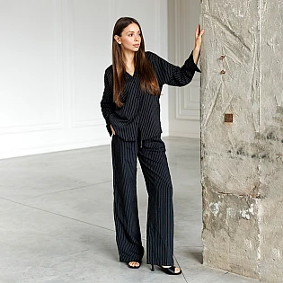 Костюм жіночий в смужку 595164 Чорний 