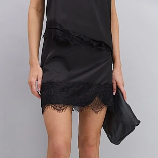 Юбка атласная женская с кружевом 595262 Черная