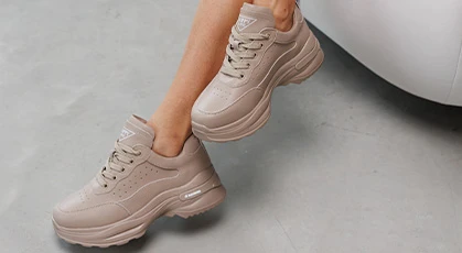 З чим носять кросівки на платформі: варіанти образів