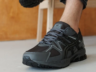 чоловіче взуття на шнурках