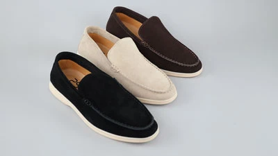 Стильные мужские весенние мокасины из замши в трех цветах (черный, бежевый, коричневый) на белой подошве, ассортимент Sezon.ua