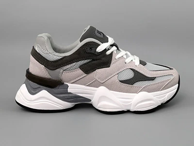 женские спортивная обувь