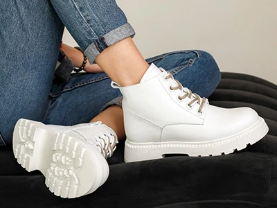 ботинки женские белые