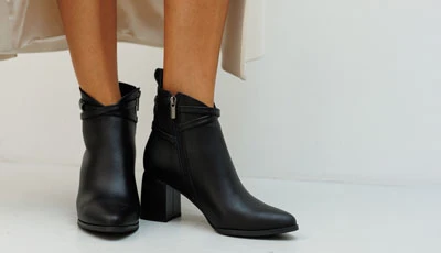 Чёрные женские кожаные ботильоны на устойчивом каблуке с молнией сбоку