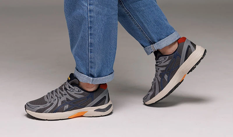 кроссовки из текстиля