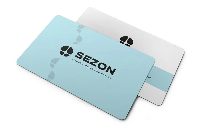 Подарункові сертифікати мережі магазинів взуття Sezon крупним планом