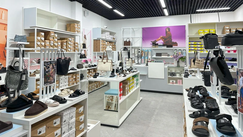 Магазин взуття Сезон в Калуші