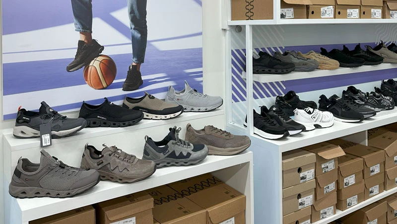 Купити кросівки в Калуші