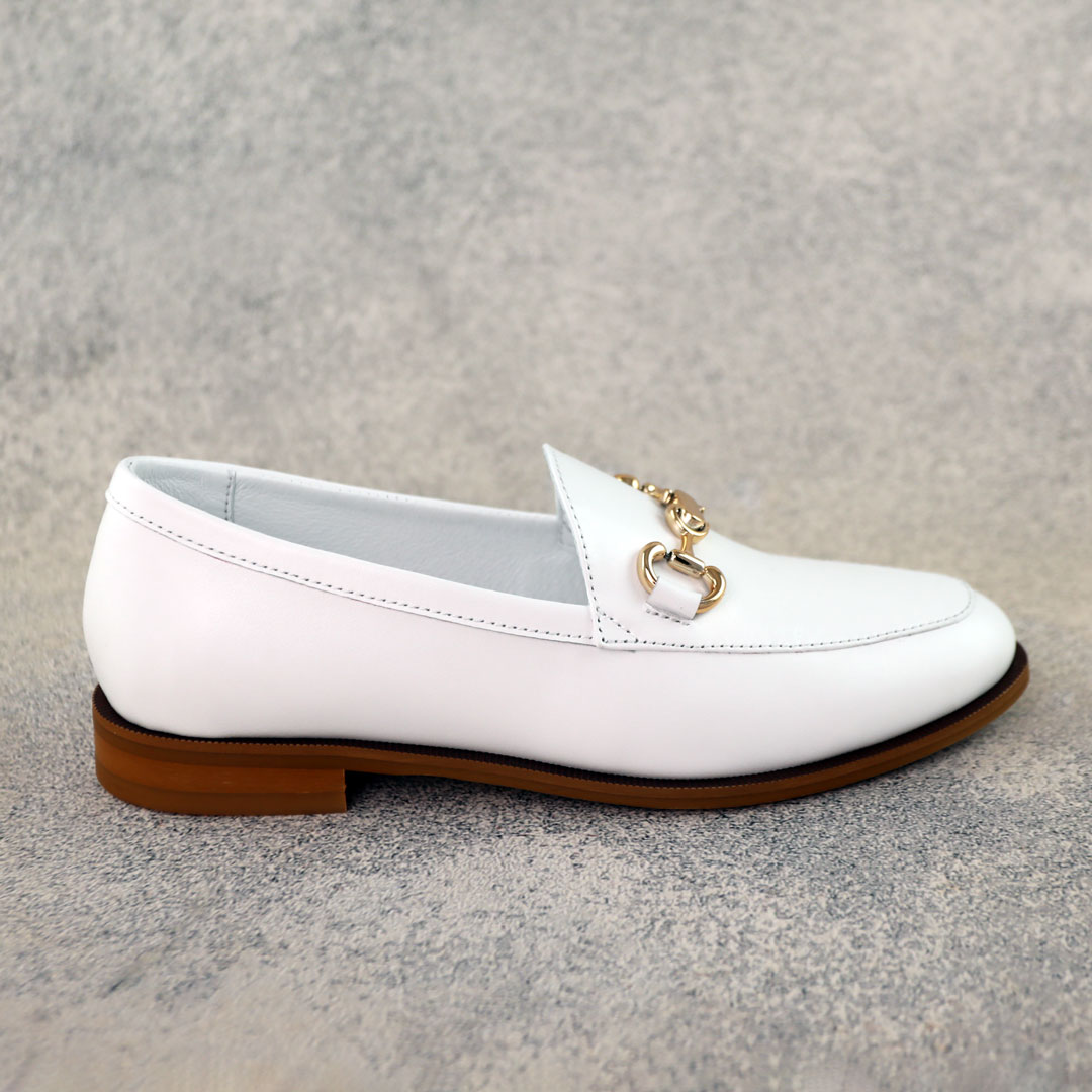 Лоферы женские кожаные 588786 Белые распродажа