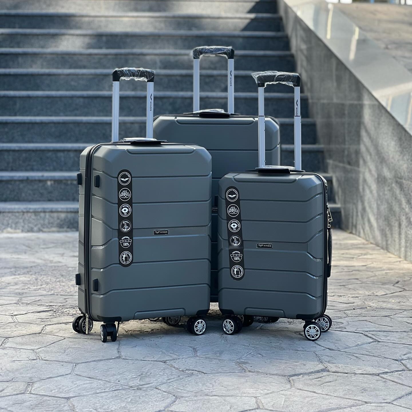 Чемодан дорожный S 43л 589024 Серый