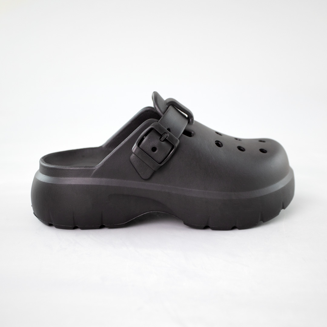 Шльопанці жіночі 592185 Чорні розпродаж