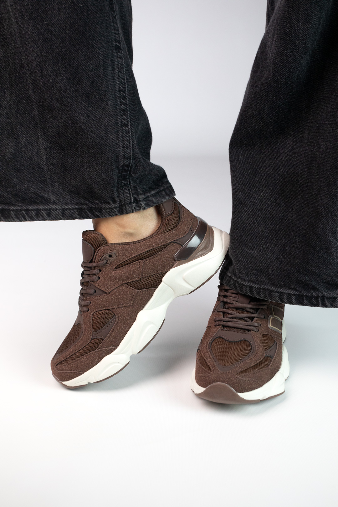 Кроссовки женские замша 592761 Коричневые 💛 цена: 1290 грн