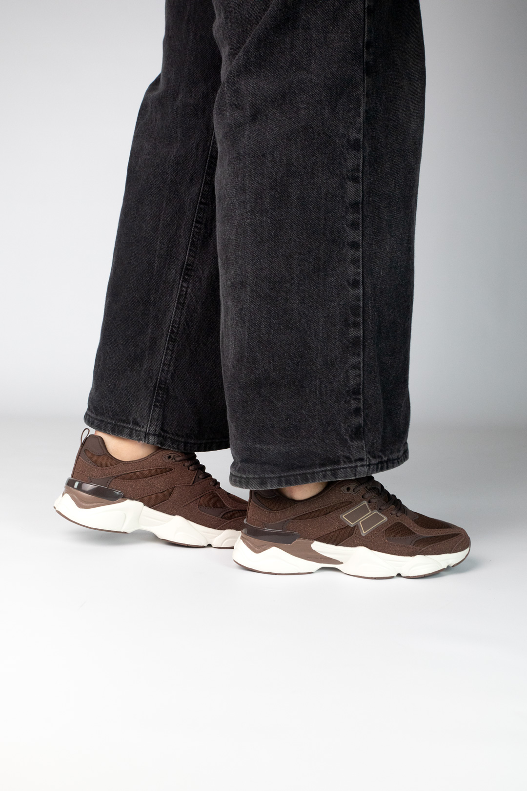 Кросівки жіночі замш 592761 Коричневі 💛 ціна: 1290 грн.💙 Купити