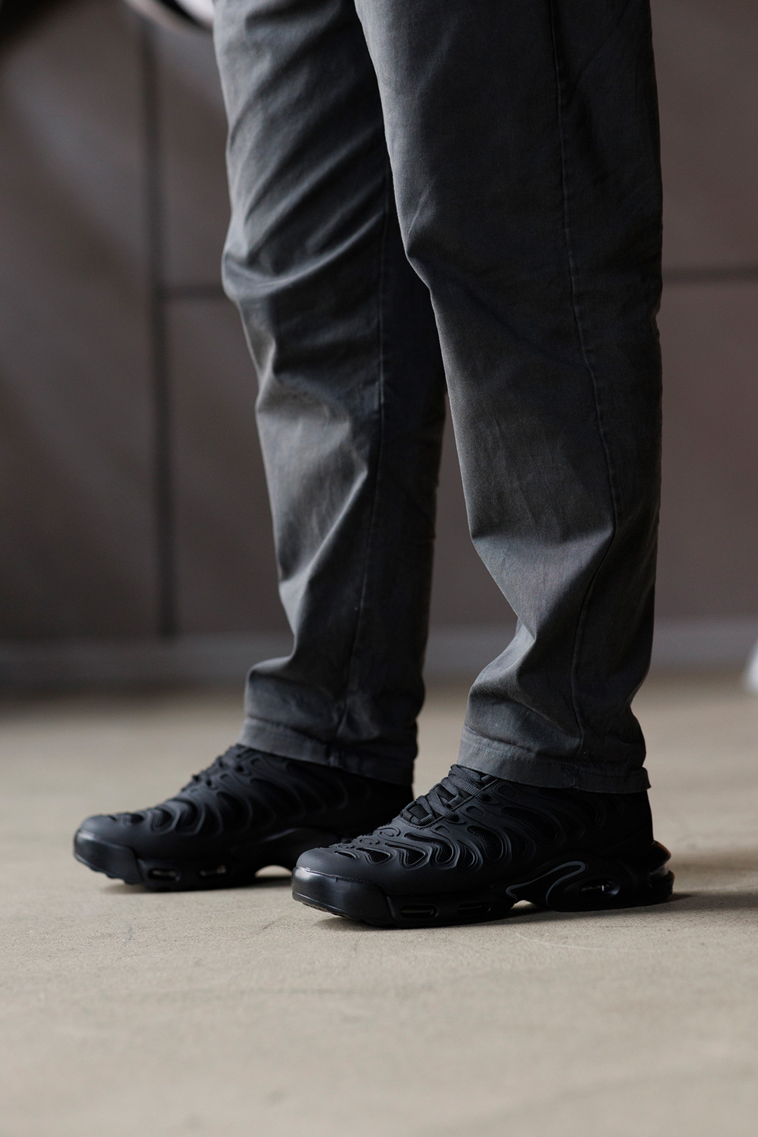 Кросівки чоловічі прорезинені 593463 Чорні 💛 ціна: 1590 грн