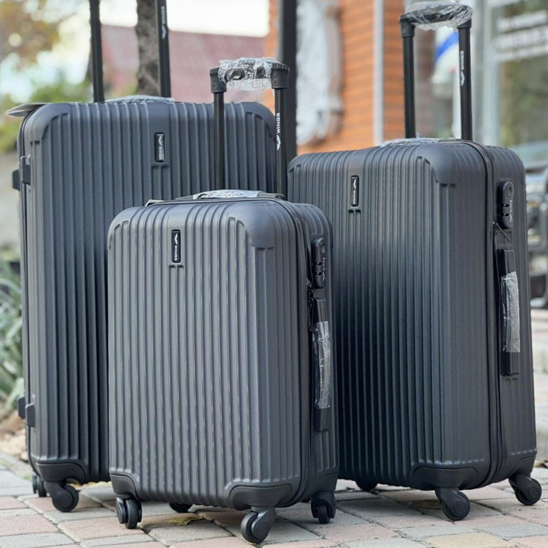 Чемодан TRO-3 Малый 40л 593780 Черный