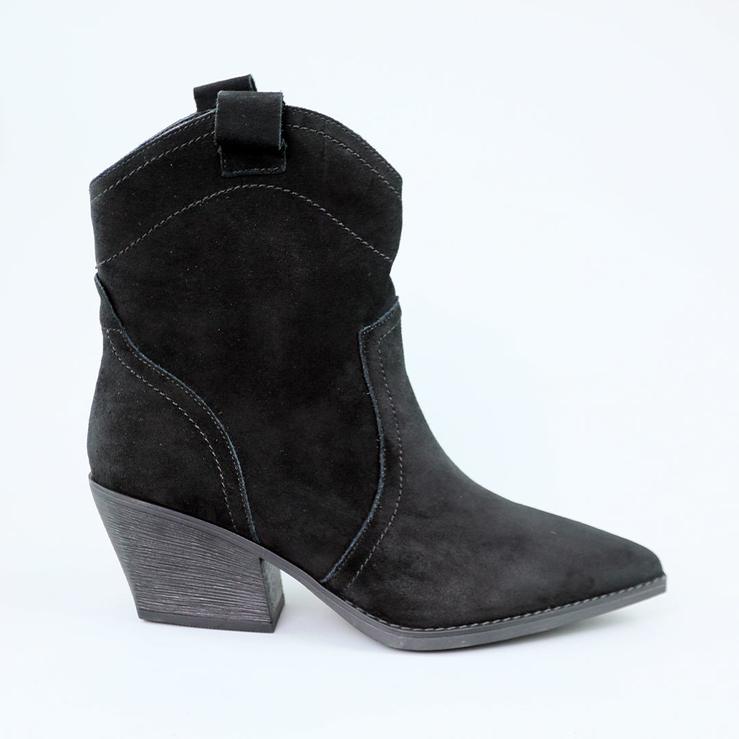 Ботинки казаки женские замшевые байка 594017 Черные