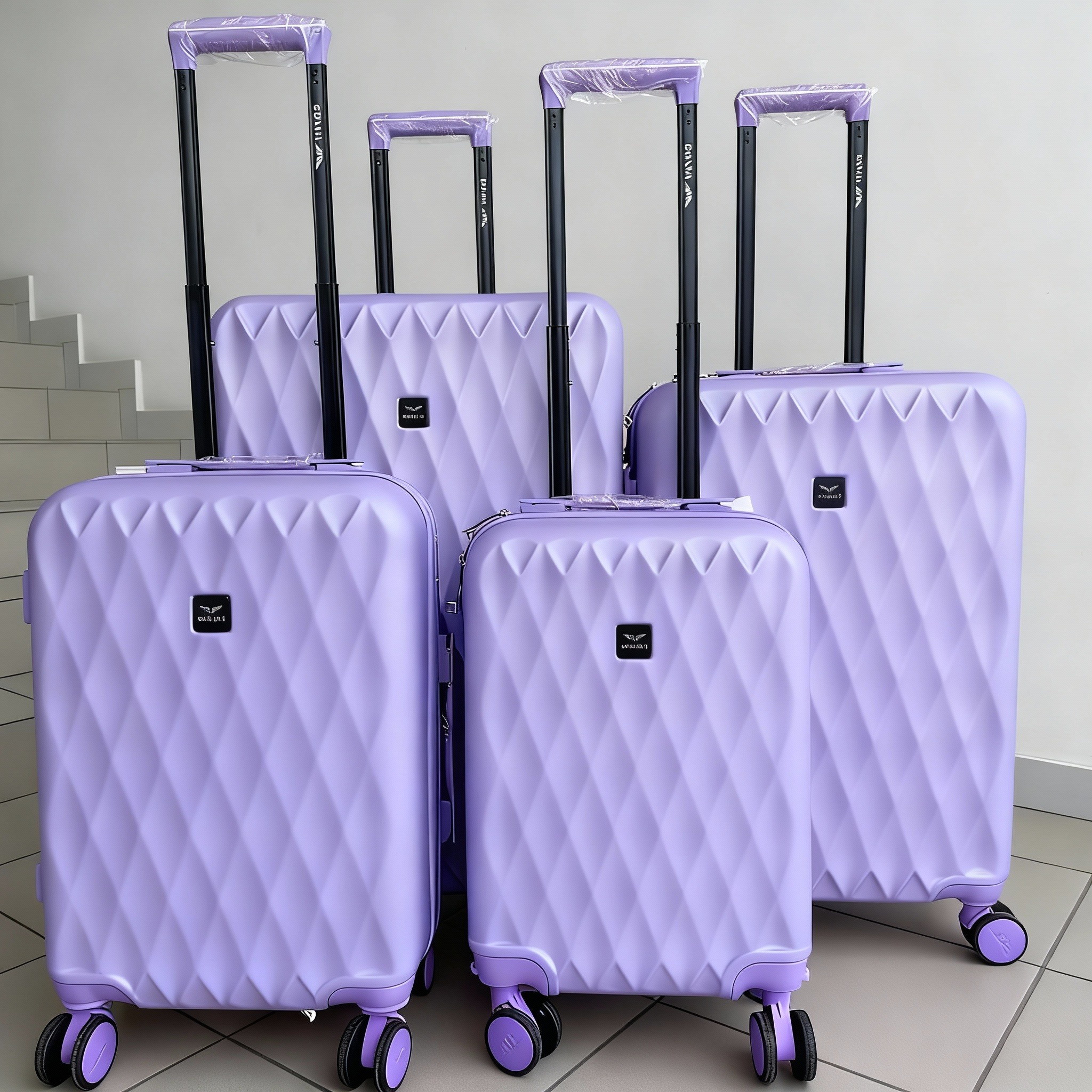 Валіза 190-4 середня 110 л 594140 Лавандова