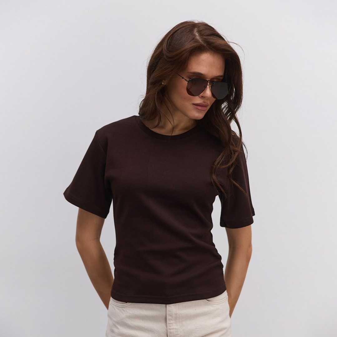 Жіноча футболка 594943 Шоколадна