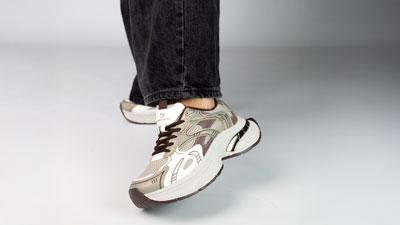 Женские кроссовки на высокой подошве, серебристо-бежевые, chunky style, шнуровка